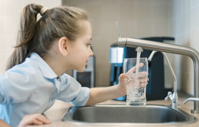 Ne obraćamo pažnju dok ne dođu komplikacije: Pet sigurnih znakova da ne pijete dovoljno vode